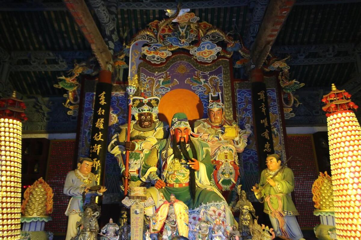 師尊人中講道最新,師尊人中講道最新，小巷深處的特色小店探秘