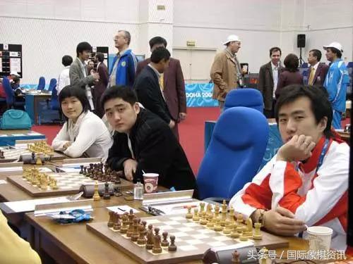 象棋賽場(chǎng)風(fēng)云，變化、自信與成就的舞臺(tái)之戰(zhàn)