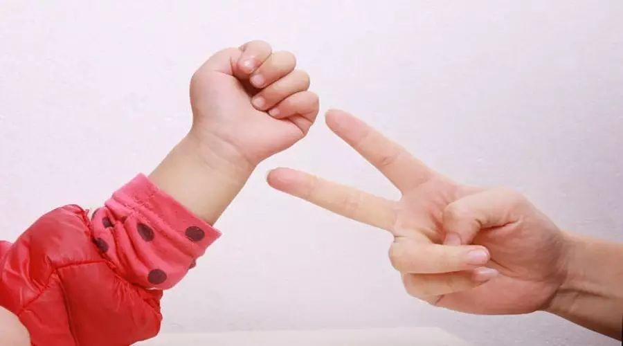 幼兒大班最新趣味手指游戲集錦，玩轉(zhuǎn)手指游戲，快樂成長！