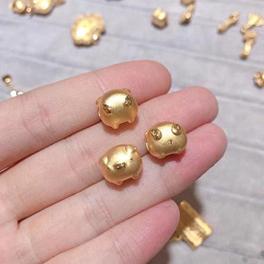 最新黃金價格動態(tài)，小巷深處的黃金秘密