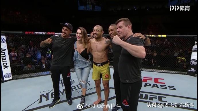 最新WWE格斗之夜，小巷熱血戰(zhàn)場與特色小店的探索之旅