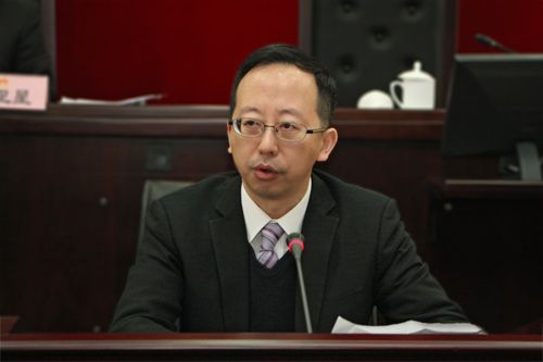 松江區(qū)長(zhǎng)引領(lǐng)科技革新，打造未來(lái)生活新篇章啟航